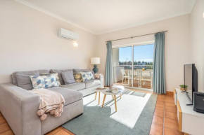 Host Wise - Bright & Stylish Lagos Flat with Pool